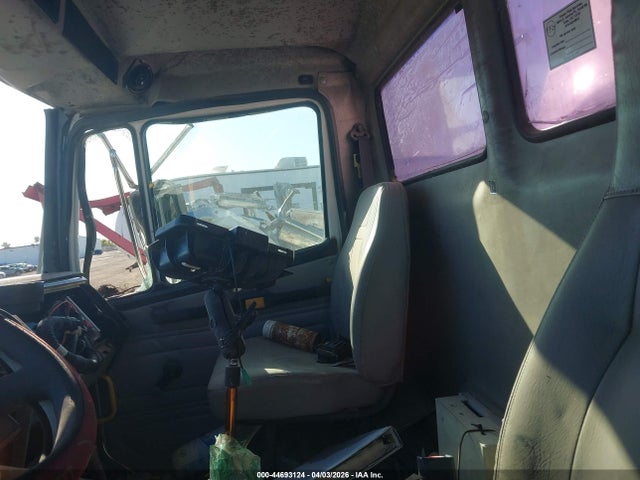 Freightliner Medium Conventional Fl70