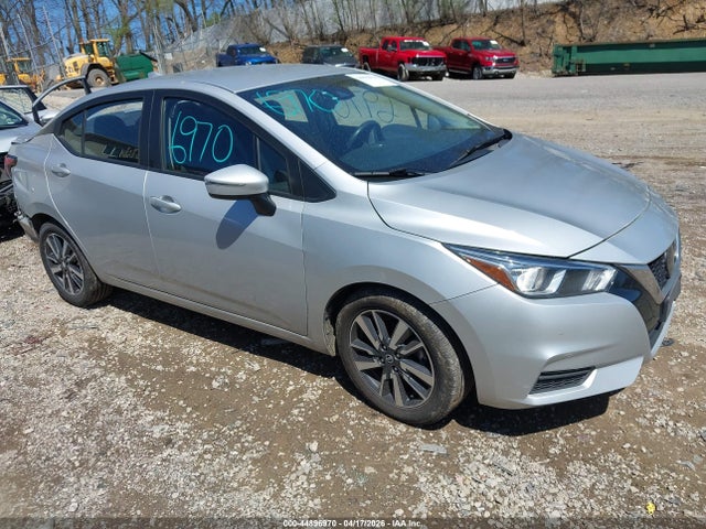 Salvage Nissan Versa Image