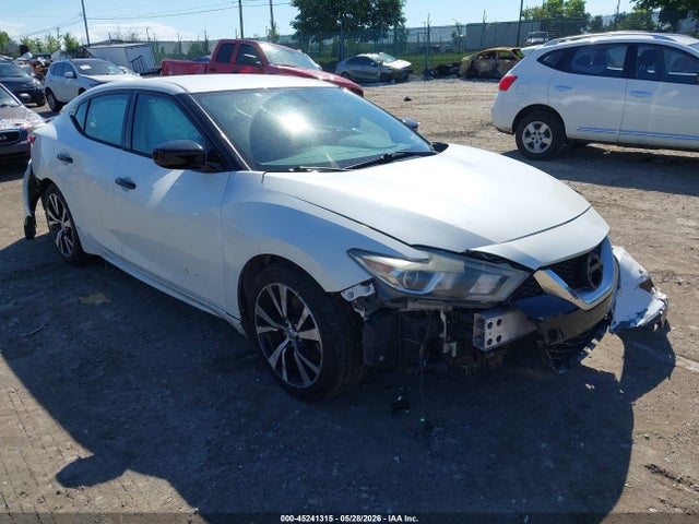 Salvage Nissan Maxima Image