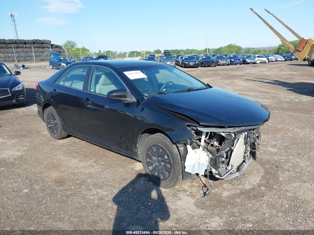 Salvage Toyota Camry Image