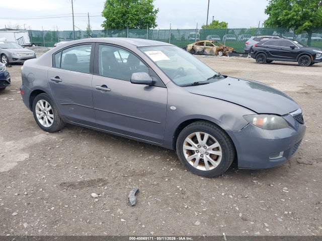 Salvage Mazda Mazda3 Image