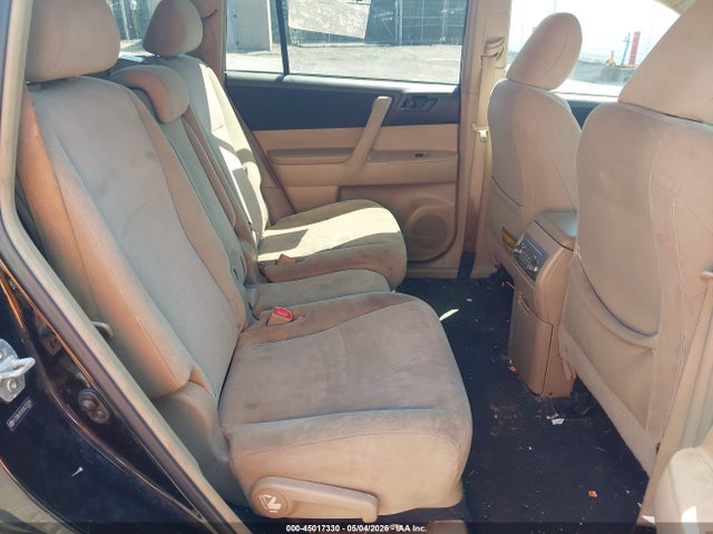 Toyota Highlander Base V6