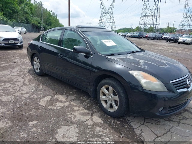Salvage Nissan Altima Image