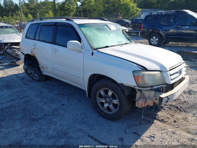 Salvage Toyota Highlander Image