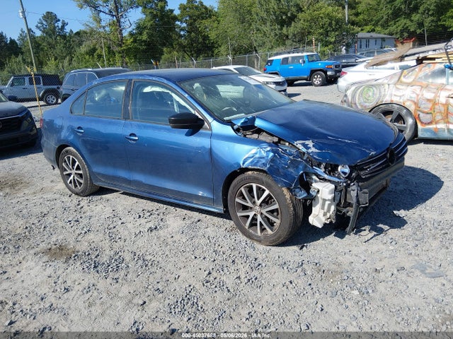 Salvage Volkswagen Jetta Image