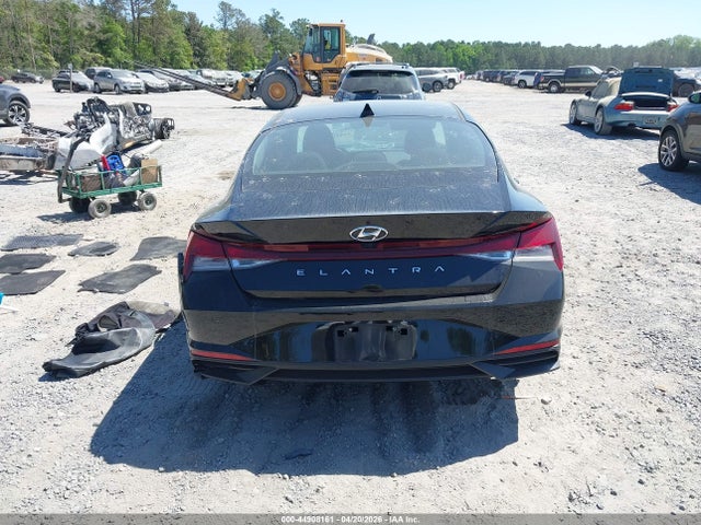 Hyundai ELANTRA Sel