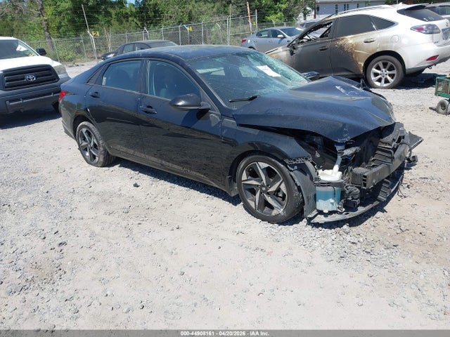 Salvage Hyundai ELANTRA Image