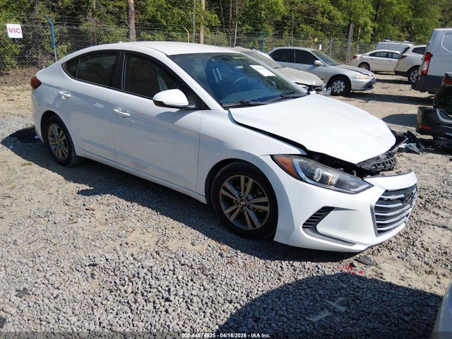 Salvage Hyundai ELANTRA Image