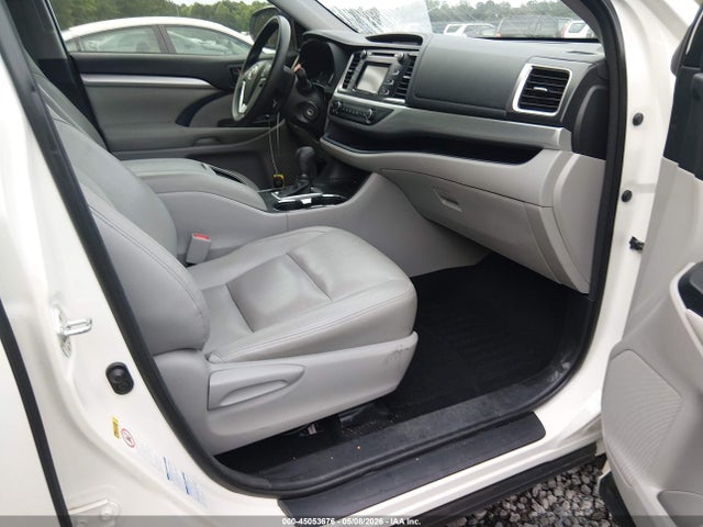 Toyota Highlander Le V6
