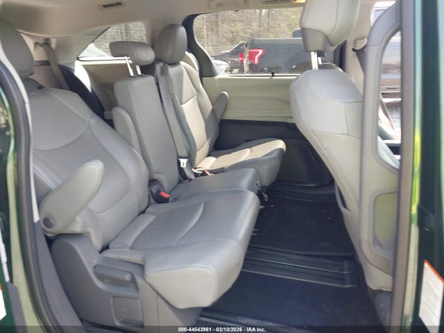 Toyota Sienna Xle