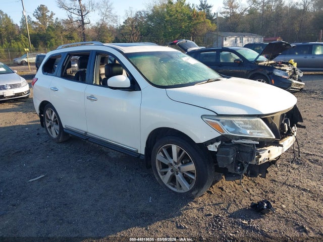 Salvage Nissan Pathfinder Image