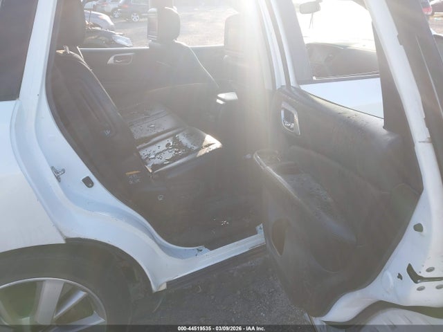 Nissan Pathfinder Platinum