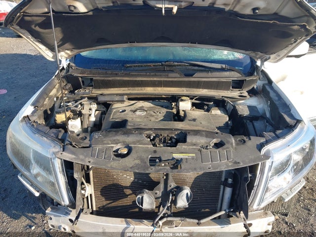 Nissan Pathfinder Platinum