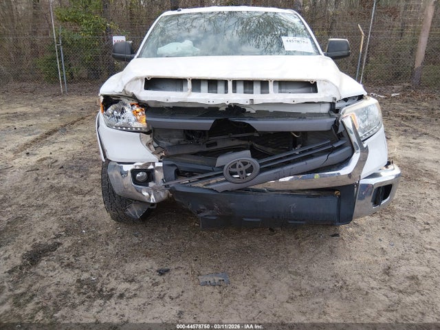 Toyota Tundra Sr5 5.7l V8