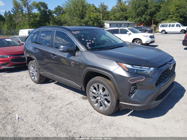 Salvage Toyota RAV4 Image