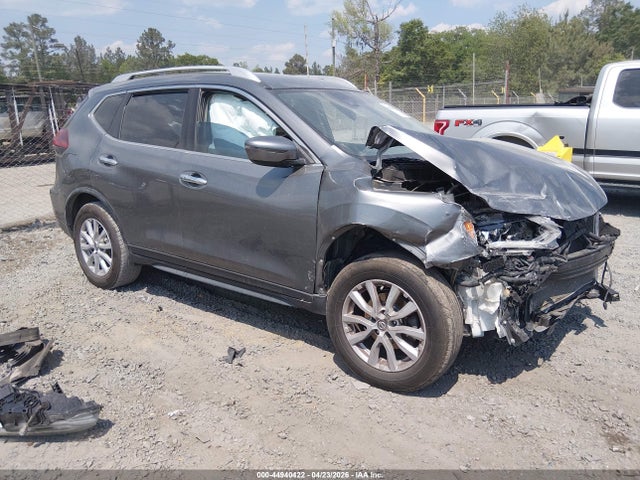 Salvage Nissan Rogue Image