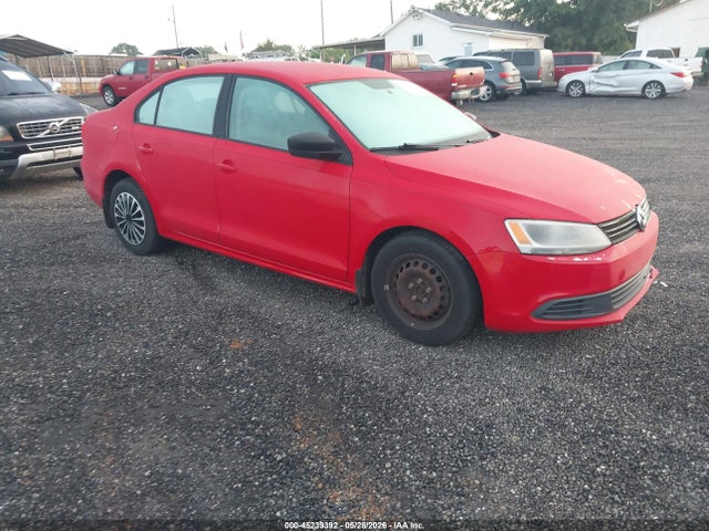 Salvage Volkswagen Jetta Image