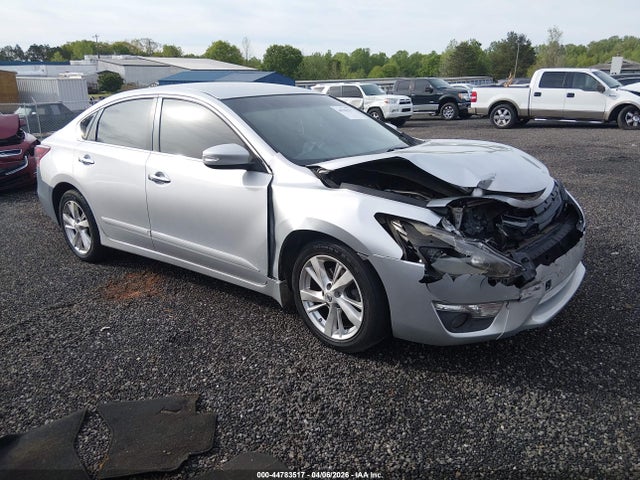 Salvage Nissan Altima Image