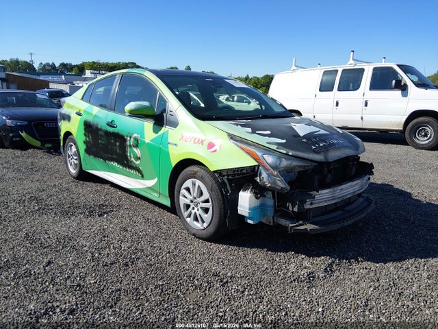 Salvage Toyota Prius Image