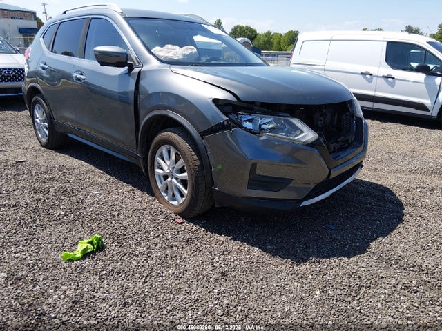 Salvage Nissan Rogue Image