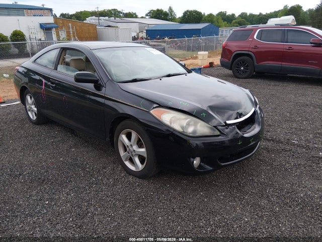 Salvage Toyota Camry Image