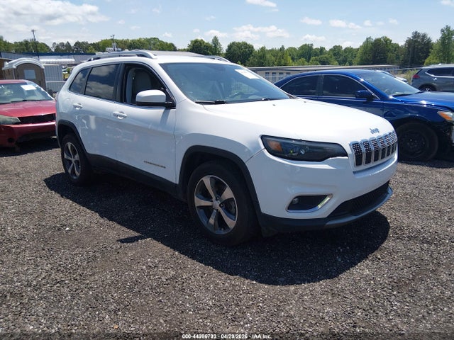 Salvage Jeep Cherokee Image