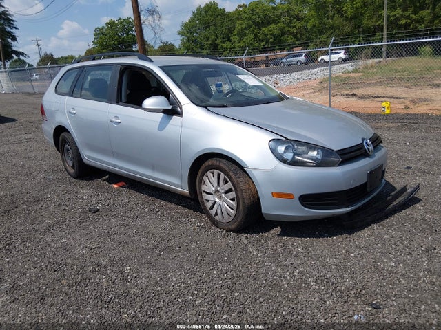 Salvage Volkswagen Jetta Image
