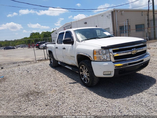 Salvage Chevrolet Silverado 1500 Image