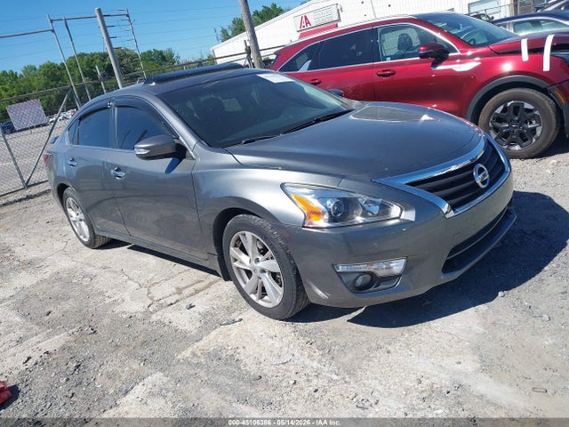 Salvage Nissan Altima Image