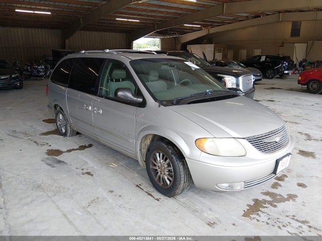 Salvage Chrysler Town & Country Image