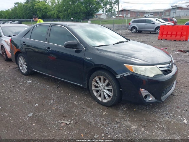 Salvage Toyota Camry Image