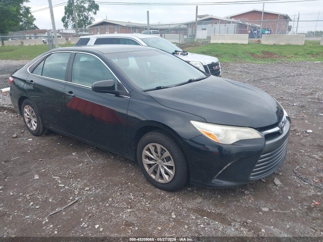 Salvage Toyota Camry Image