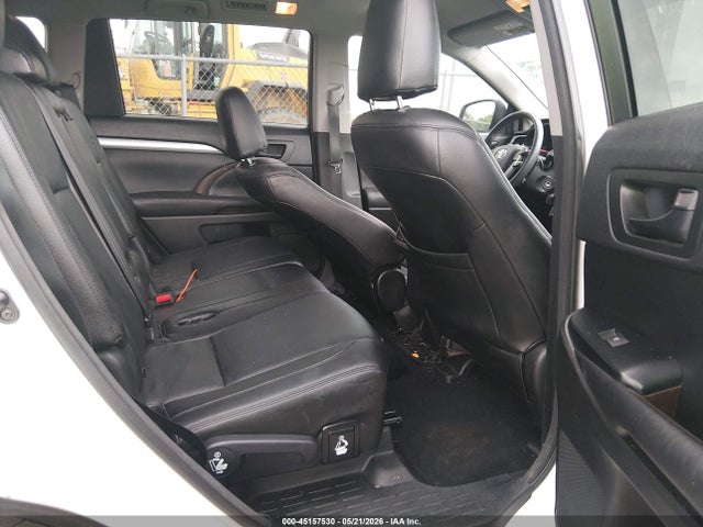 Toyota Highlander Le Plus V6