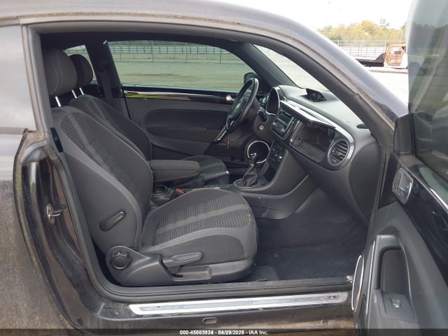 Volkswagen Beetle 2.0t R-line