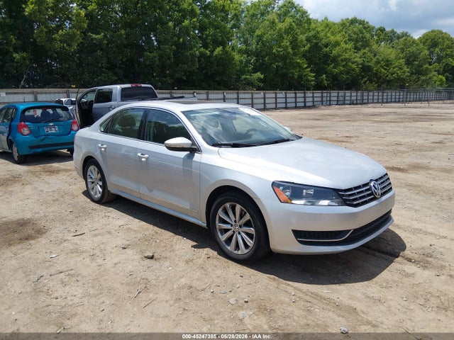Salvage Volkswagen Passat Image