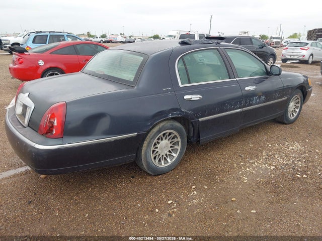 Lincoln Towncar Signature
