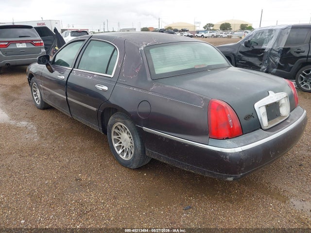 Lincoln Towncar Signature