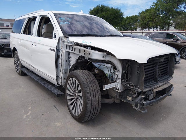 Salvage Lincoln Navigator Image