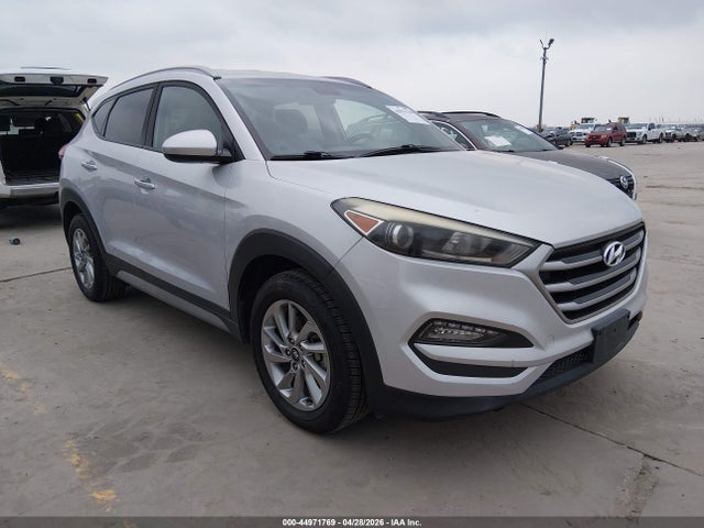 Salvage Hyundai TUCSON Image