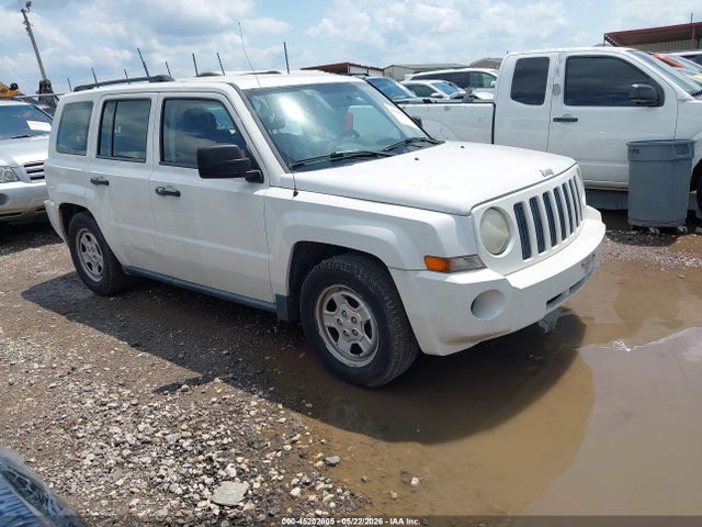 Salvage Jeep Patriot Image