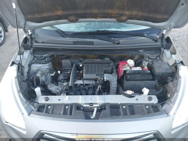 Mitsubishi Mirage Es