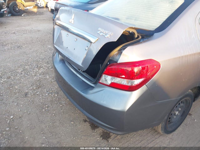 Mitsubishi Mirage Es