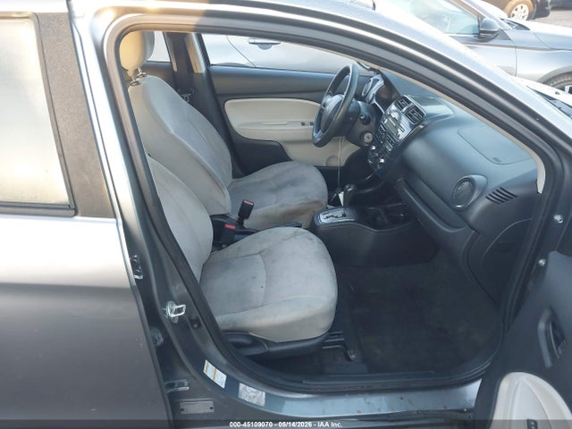 Mitsubishi Mirage Es