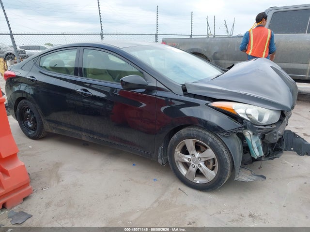 Salvage Hyundai ELANTRA Image