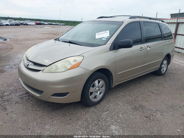 Toyota Sienna Le