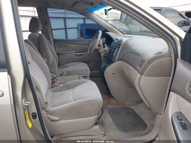 Toyota Sienna Le