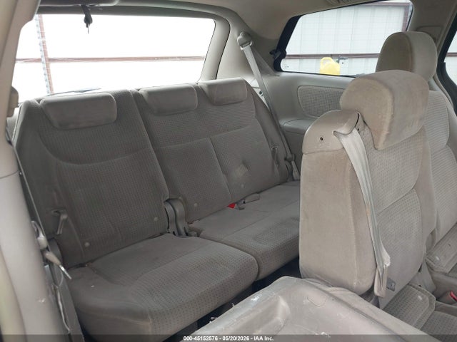 Toyota Sienna Le