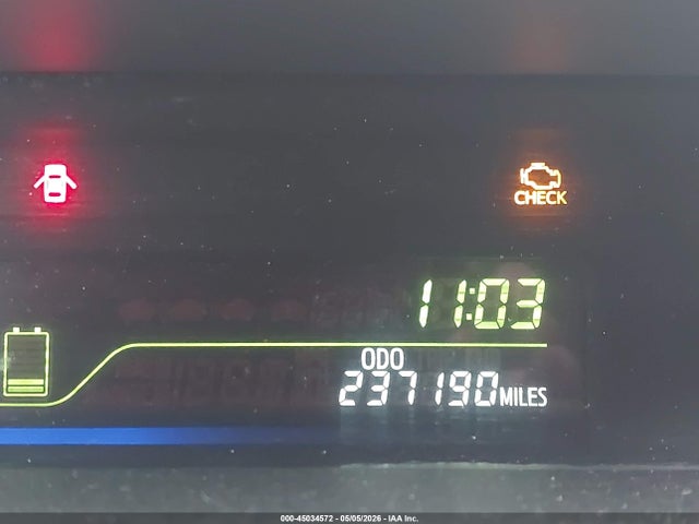 Toyota Prius v Three