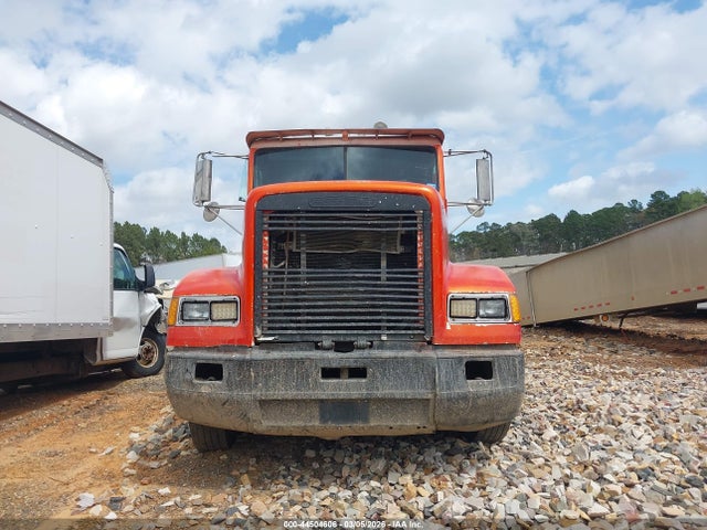 Freightliner Conventional Fld120