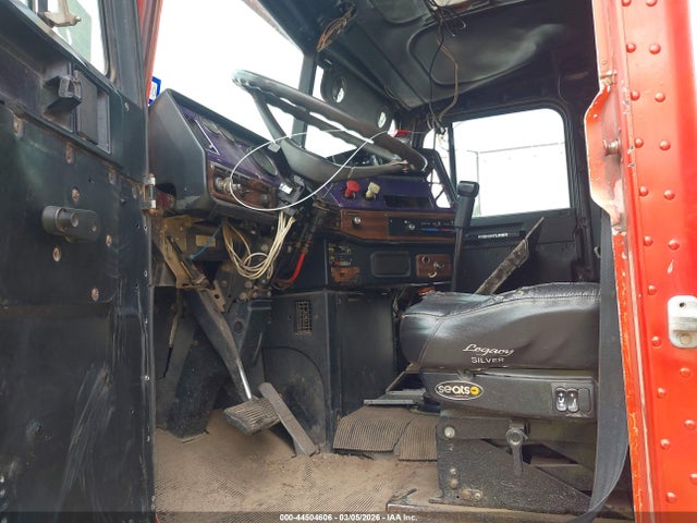 Freightliner Conventional Fld120